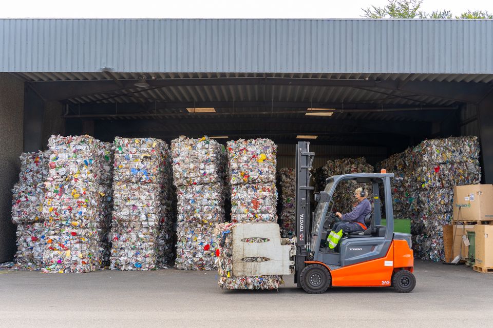 Image d'illustration pour: Fødevareplasten i skraldespanden skal genfødes som ny fødevareplast | Teknologisk Institut
