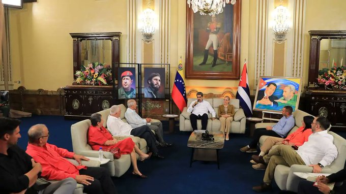 Image d'illustration pour: Presidente Maduro recibe en Caracas a Elián González