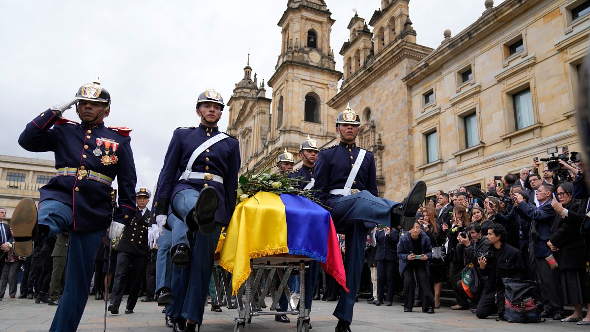 Image d'illustration pour: El último adiós a Miguel Uribe Turbay en Colombia