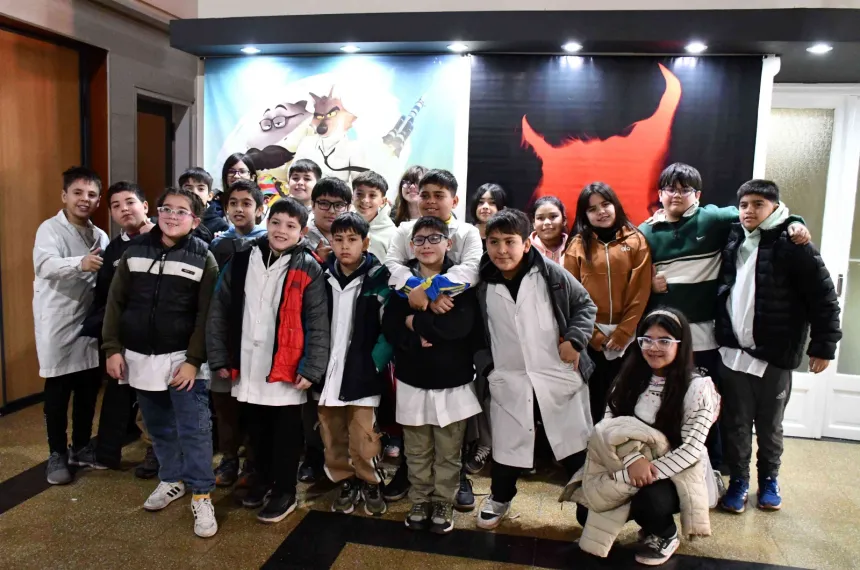 Image d'illustration pour: Más de 3000 niños participaron del Festival de Cine en General Pico