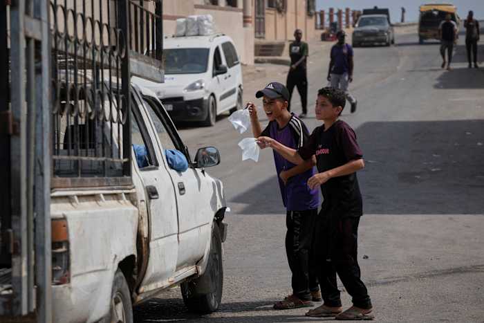 Image d'illustration pour: Aid groups call on Israel to end 'weaponization' of aid in Gaza