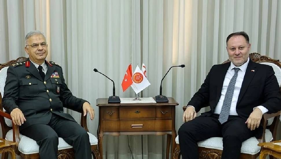 Image d'illustration pour: Ziya Öztürkler'den Sebahattin Kılınç'a tebrik