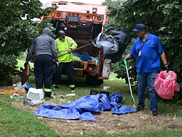 Image d'illustration pour: Make D.C. Beautiful Again: Video Shows City Clearing Homeless Camp