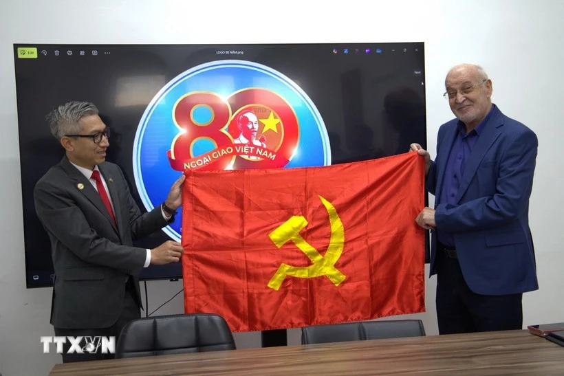 Image d'illustration pour: Vietnam - a symbol of revolutionary spirit, national liberation: Israeli Party official