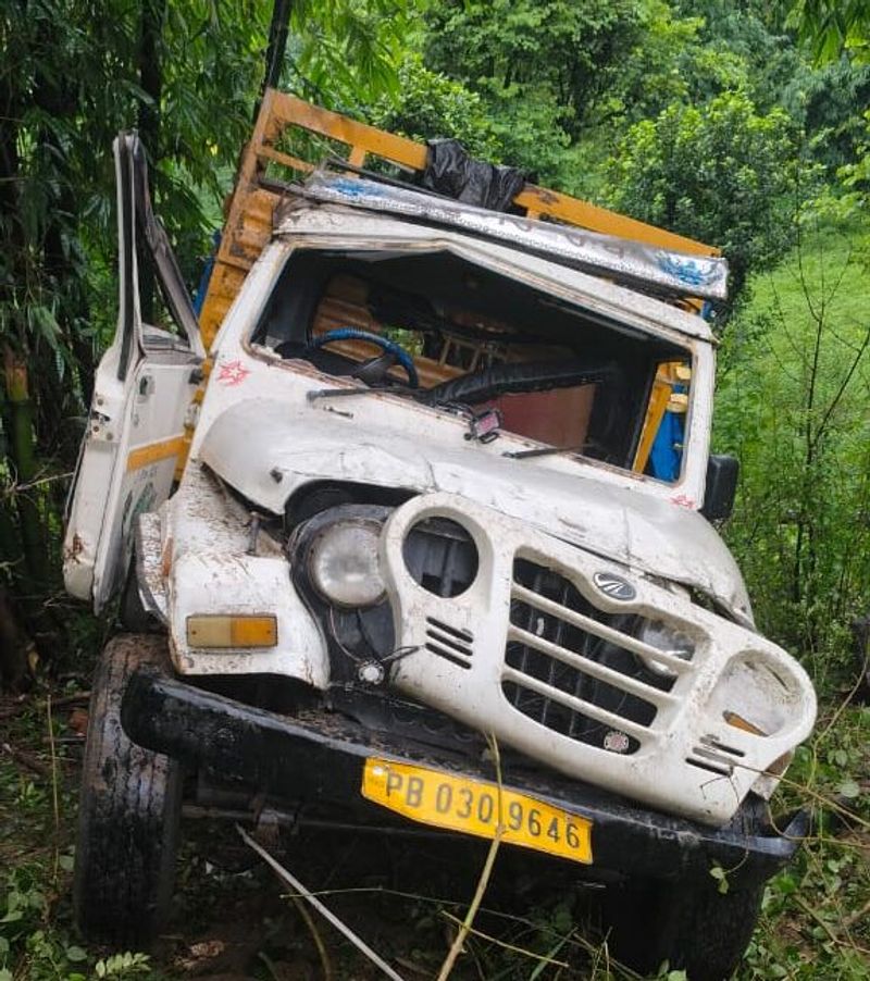 Image d'illustration pour: 4 Punjab pilgrims die, 25 injured in road accident on Chamunda-Dharamsala road - The Tribune