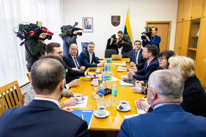 Image d'illustration pour: Dėl demokratų ultimatumų socdemai nebemato esamos koalicijos perspektyvų, bus buriama nauja (dar papildytas) | Naujiena | BNS.lt