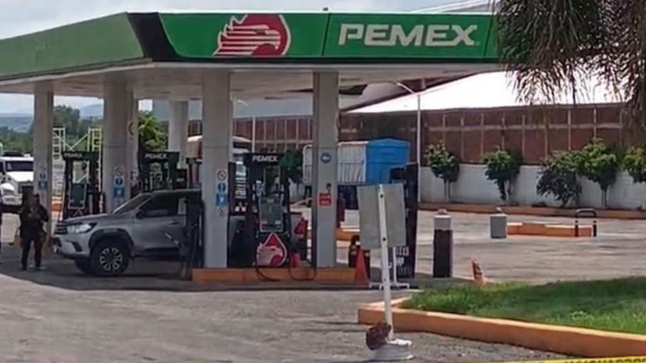 Image d'illustration pour: Jorge llega a cargar combustible y lo asesinan en gasolinera de Santa Ana Pacueco, Pénjamo