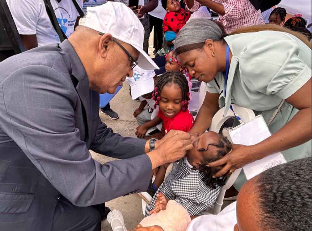 Image d'illustration pour: Angola to vaccinate nearly seven million children against polio