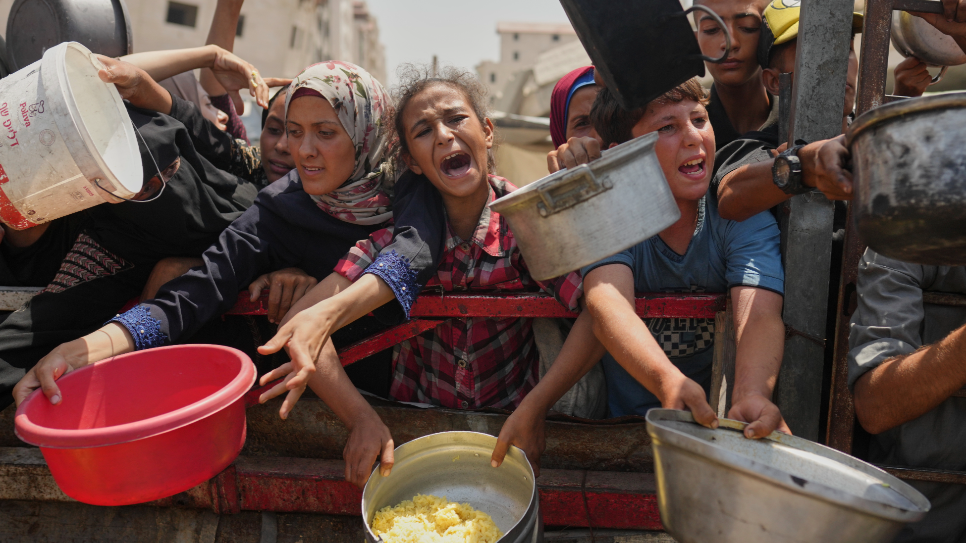 Image d'illustration pour: UN agency: One million women, girls in Gaza face mass starvation