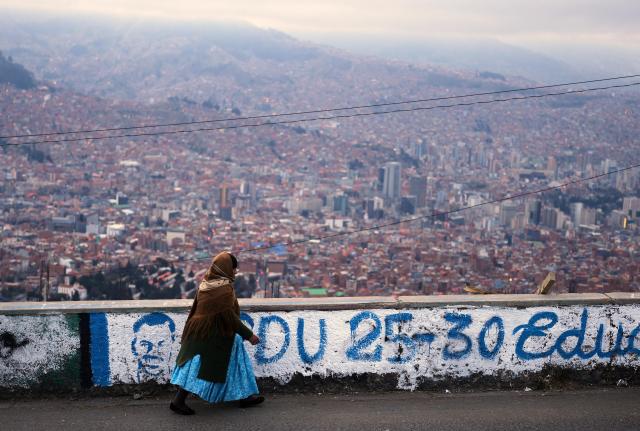Image d'illustration pour: Bolivia va a unas elecciones con la derecha en busca de acabar 2 décadas de la izquierda en el poder