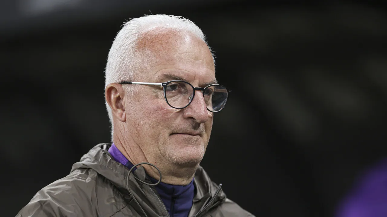 Image d'illustration pour: Dorival pede reação urgente e lamenta chances perdidas pelo Corinthians: 'Falta o resultado'