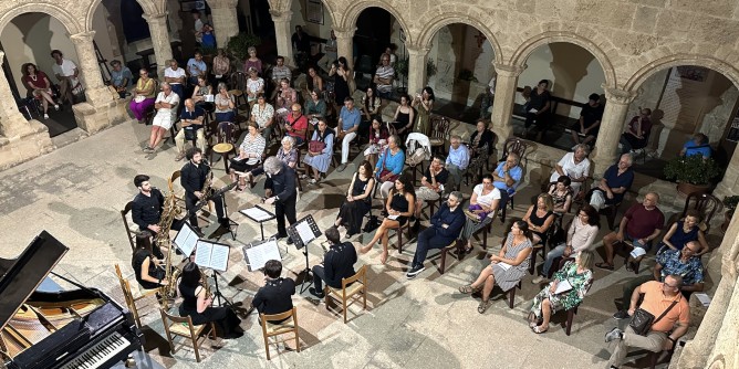Image d'illustration pour: Recital lirico nel Chiostro di San Francesco