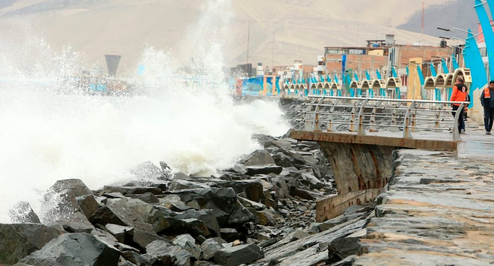 Image d'illustration pour: Marina e Indeci alertan oleajes anómalos en toda la costa peruana del 18 al 22 de agosto