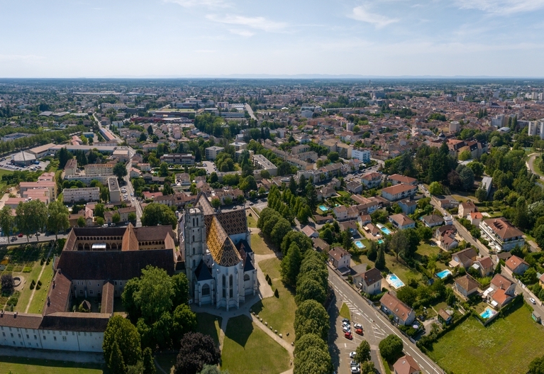 Image d'illustration pour: Immobilier à Bourg-en-Bresse : les agences montent en puissance, les prix aussi