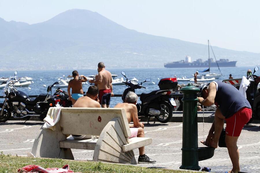 Image d'illustration pour: Turismo, a Napoli stimate 20 milioni presenze entro fine anno - Metropolisweb