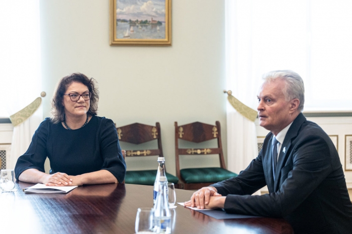 Image d'illustration pour: Sveikatos apsaugos ministrė Marija Jakubauskienė turi prezidento pasitikėjimą, sako patarėjas (nuotraukos) | Naujiena | BNS.lt