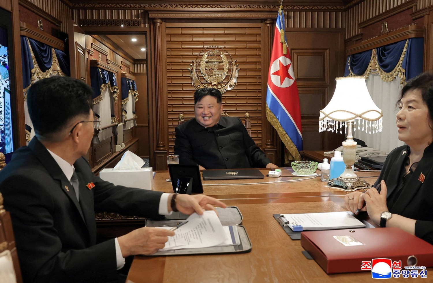Image d'illustration pour: North Korea's Kim set to arrive in Beijing for debut on multilateral stage