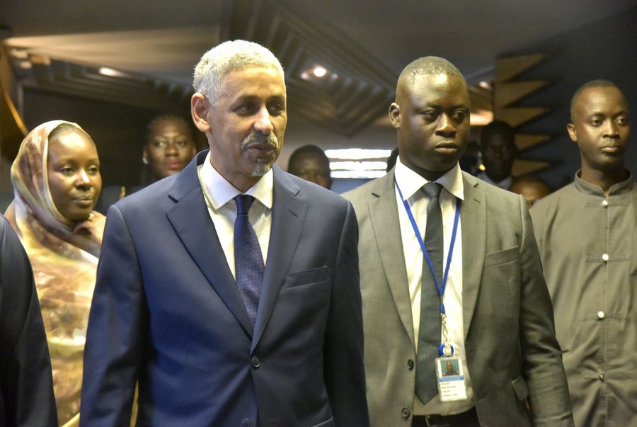 Image d'illustration pour: Economista de Mauritania asume presidencia de Banco Africano de Desarrollo