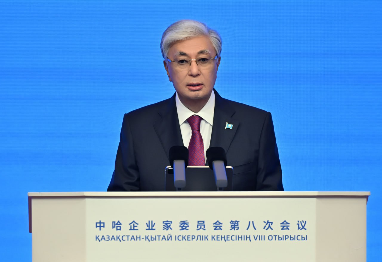 Image d'illustration pour: Kazakhstan backs China's push for global AI cooperation organization