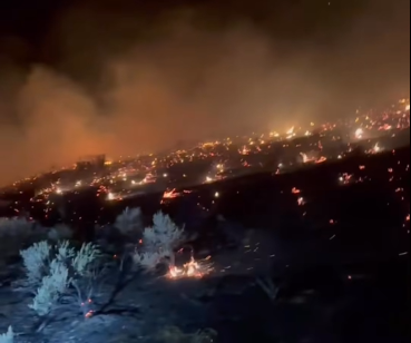 Image d'illustration pour: Wildfire near Highway 2 challenges firefighters in Douglas County | FOX 28 Spokane
