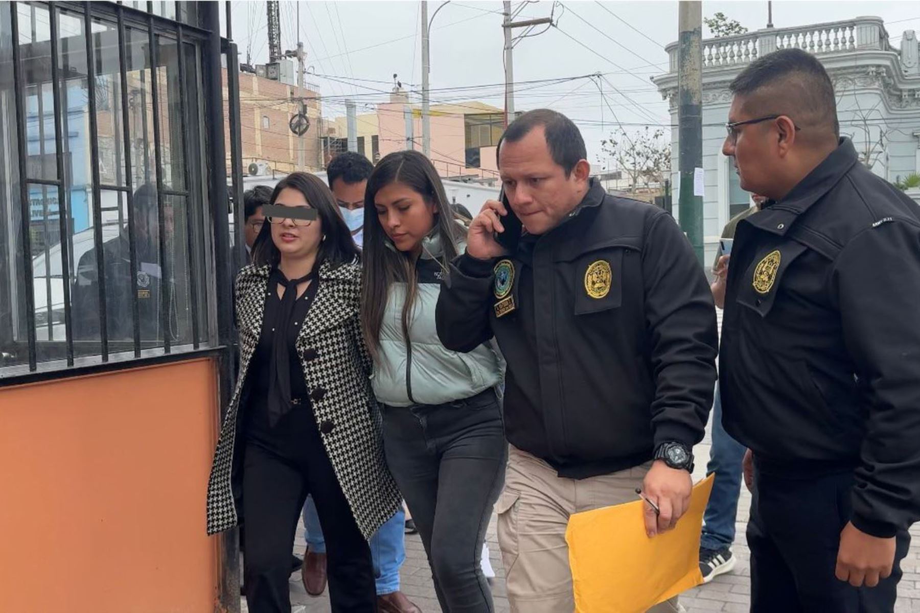 Image d'illustration pour: Barranco: detienen a regidora municipal por presunto tráfico de influencias