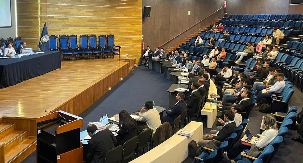 Image d'illustration pour: Arequipa: Inician megajuicio contra 46 mineros por guerra del oro en Caravelí