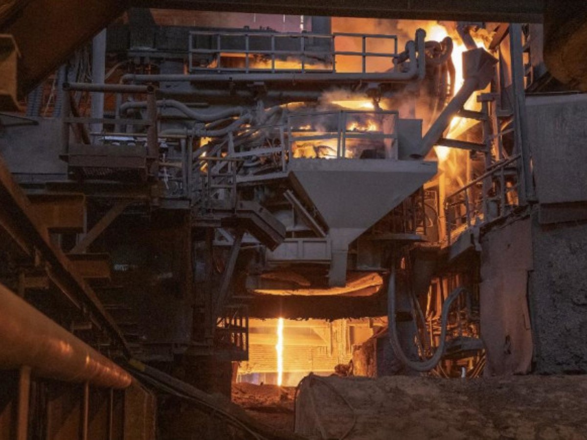 Image d'illustration pour: ArcelorMittal announces part-closure of S.Africa steel business