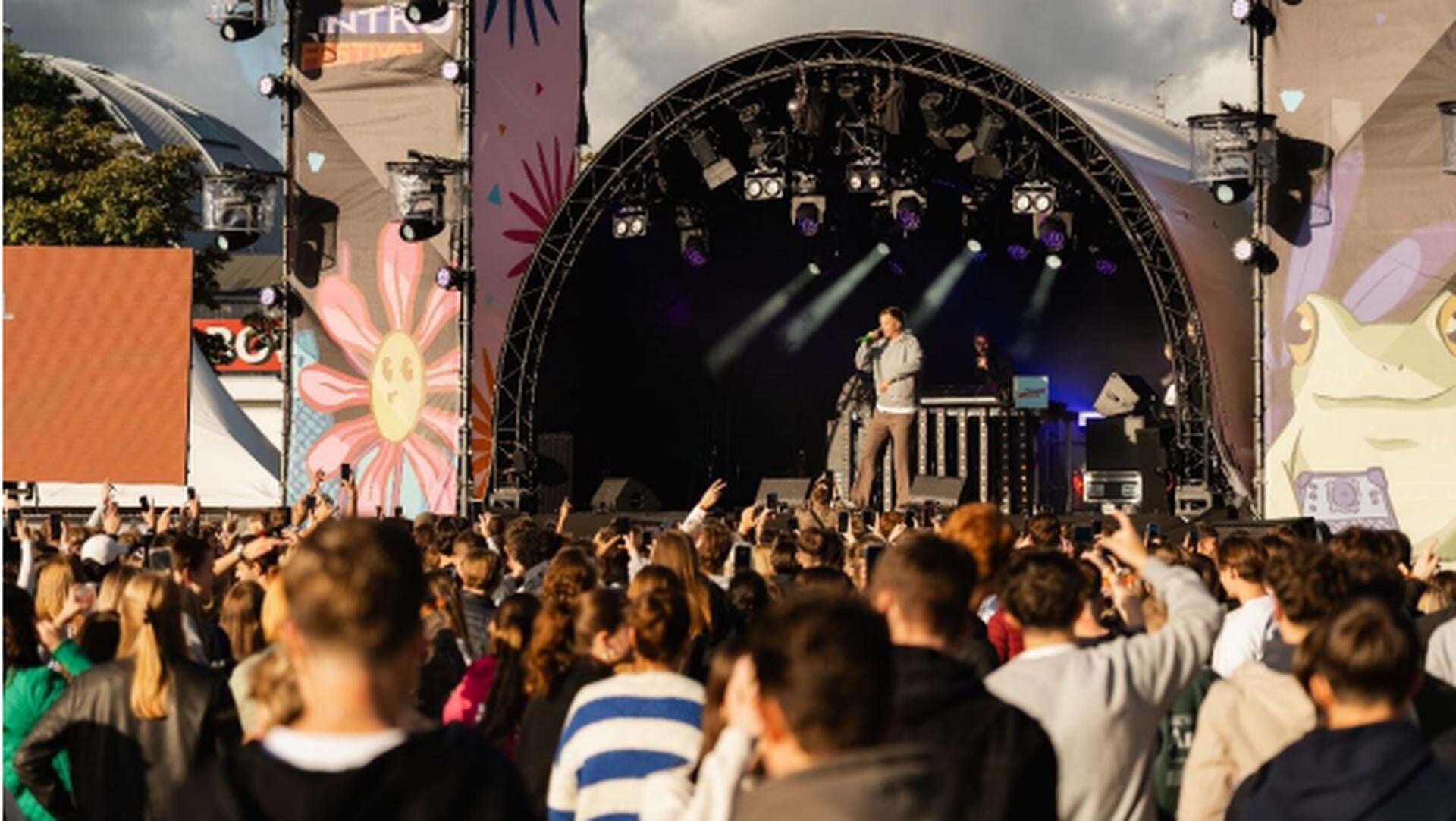 Image d'illustration pour: INTRO Festival Breda viert 30ste editie in het Valkenberg