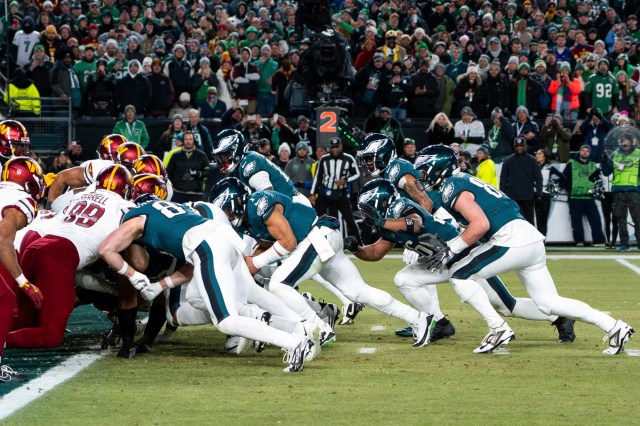 Image d'illustration pour: Eagles' tush push play gets a sponsor: Please, keep all jokes clean about it