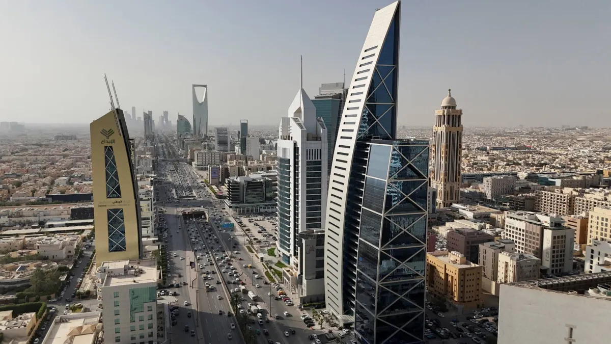Image d'illustration pour: تسارع نمو القطاع الخاص غير النفطي في السعودية في أغسطس