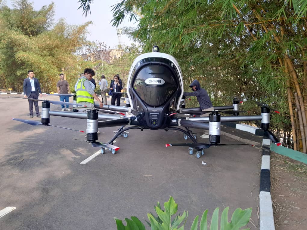 Image d'illustration pour: Passenger Drone Makes Debut in Rwanda