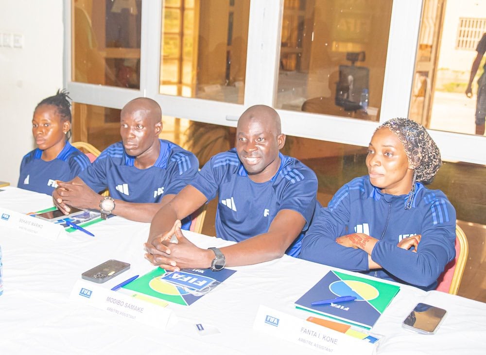 Image d'illustration pour: Le football malien à l'heure du professionnalisme : Les arbitres se forment avec la FIFA