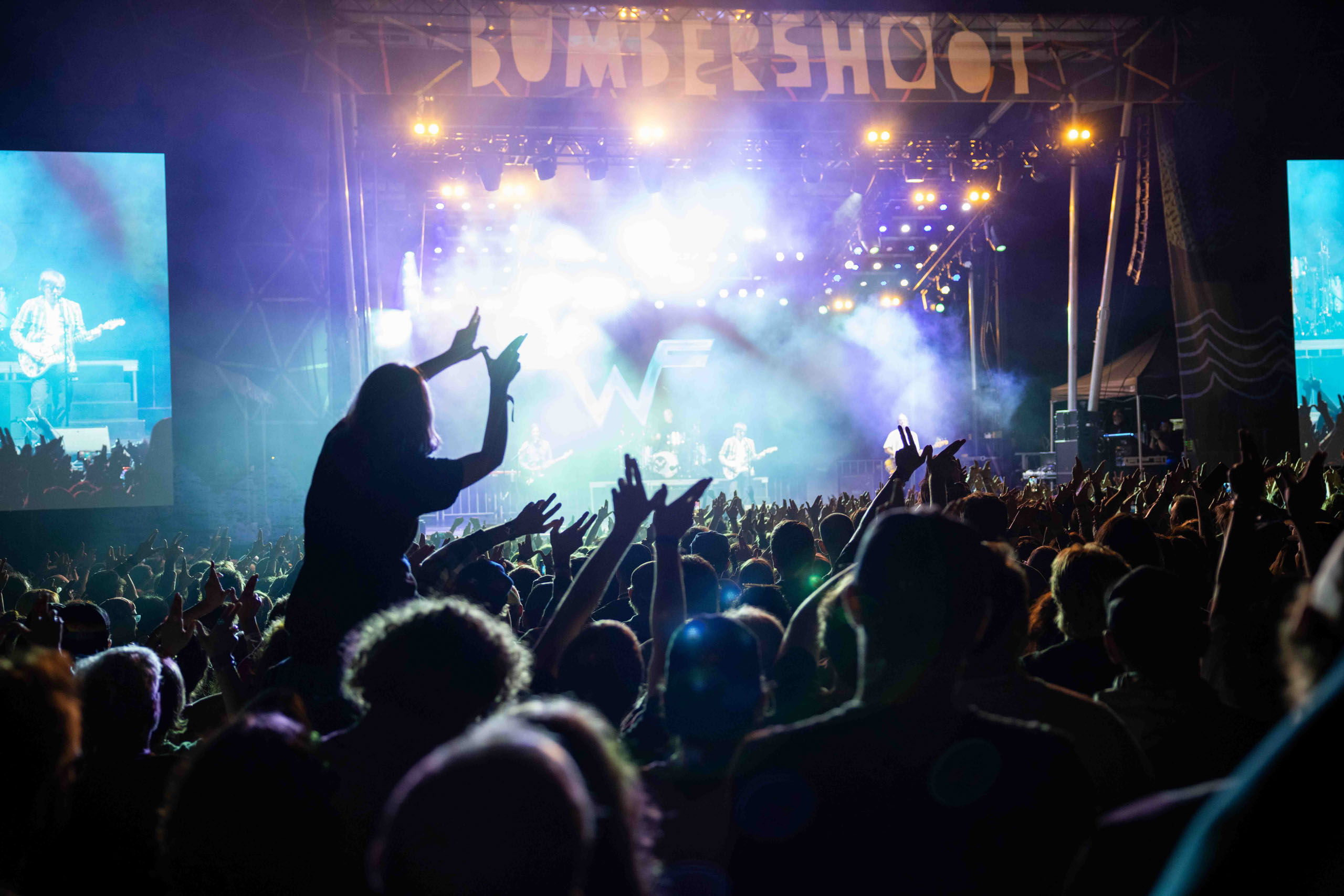 Image d'illustration pour: Live, in Photos: Bumbershoot 2025 with Weezer, AURORA, Janelle Monáe, and More