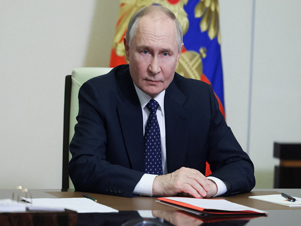 Image d'illustration pour: Putin calls for extinction of "unipolar world", stresses a multipolar approach without "hegemons"