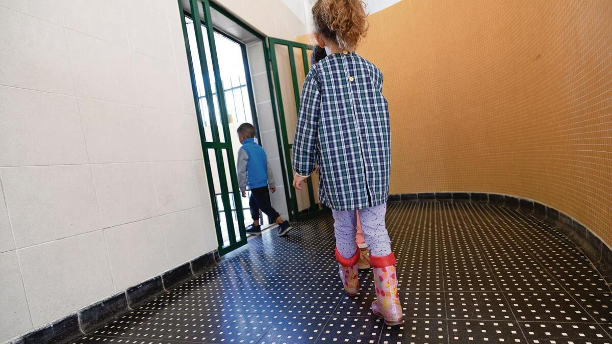 Image d'illustration pour: Municípios criticam proposta do Governo para mais salas de jardim de infância