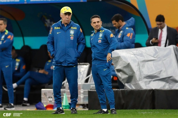 Image d'illustration pour: Já classificada, seleção brasileira recebe o Chile no Maracanã; as formações - Notícias - Terceiro Tempo
