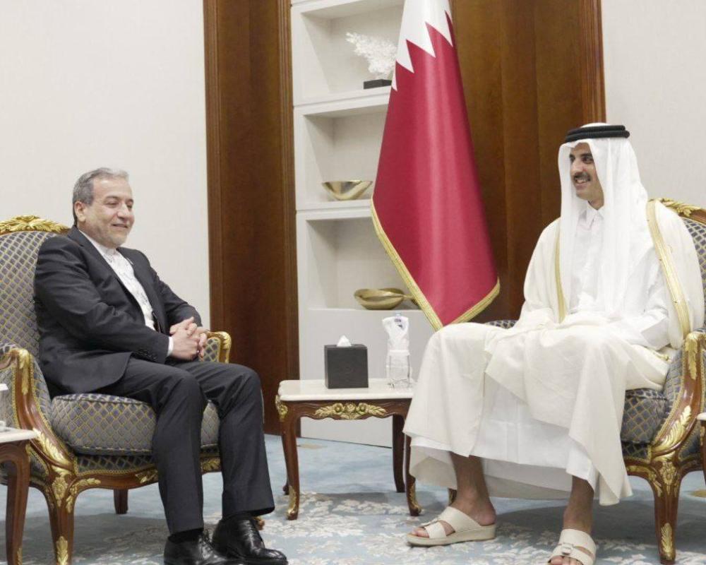 Image d'illustration pour: أمير قطر يبحث مع عراقجي وقف الإبادة في غزة