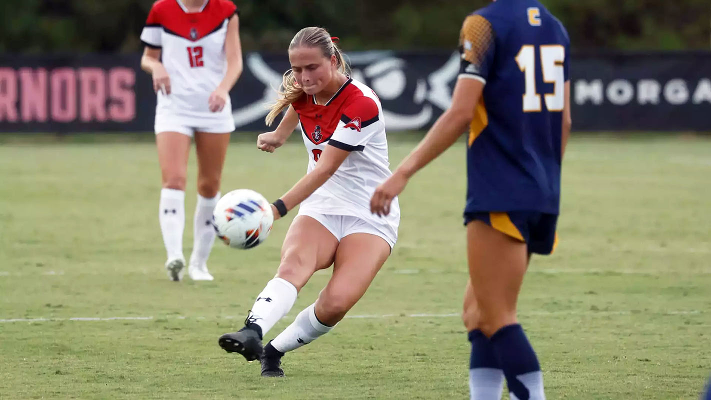 Image d'illustration pour: APSU Women's Soccer Suffers Narrow Loss to Evansville in Clarksville - Clarksville Online - Clarksville News, Sports, Events and Information