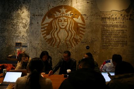 Image d'illustration pour: 米スタバの中国事業株売却、買い手候補が最大50億ドルを提示＝関係者