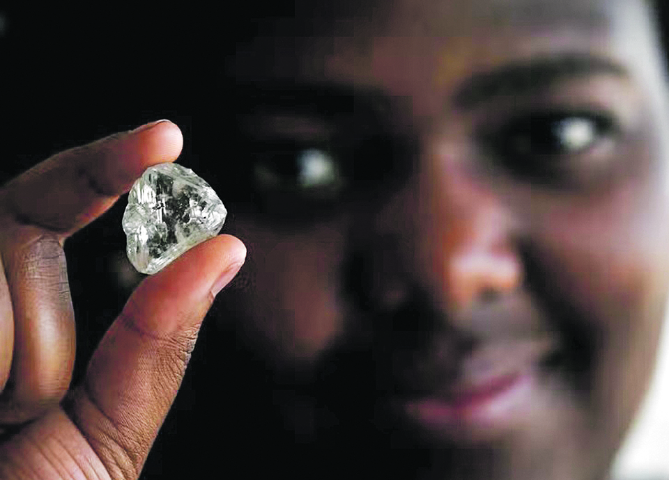 Image d'illustration pour: Angola quer ficar com 25% da De Beers