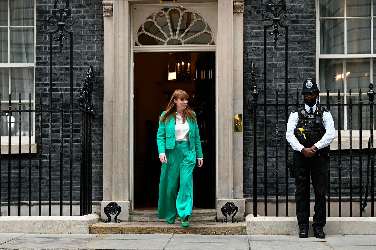 Image d'illustration pour: UK deputy PM Angela Rayner resigns over tax error