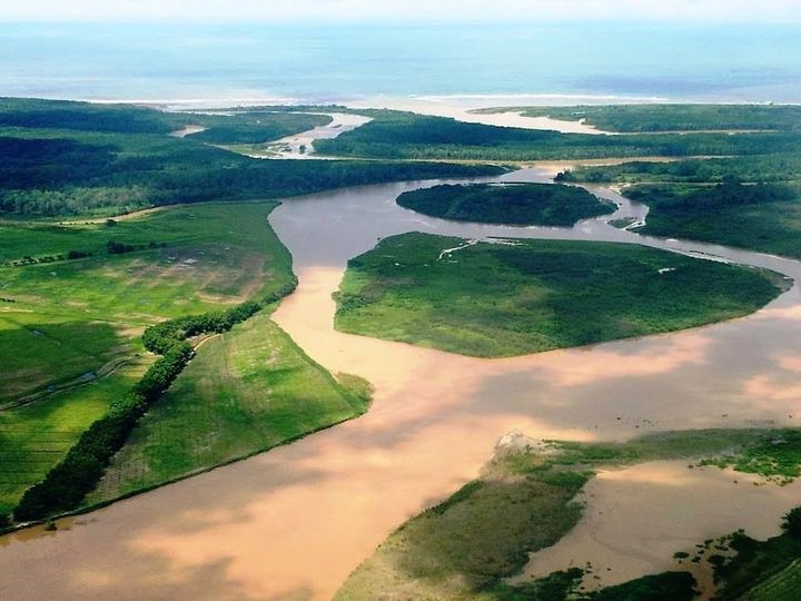 Image d'illustration pour: Comunidades indígenas y ecologistas en el Jäküii-Pacuare exigen detener nuevas represas