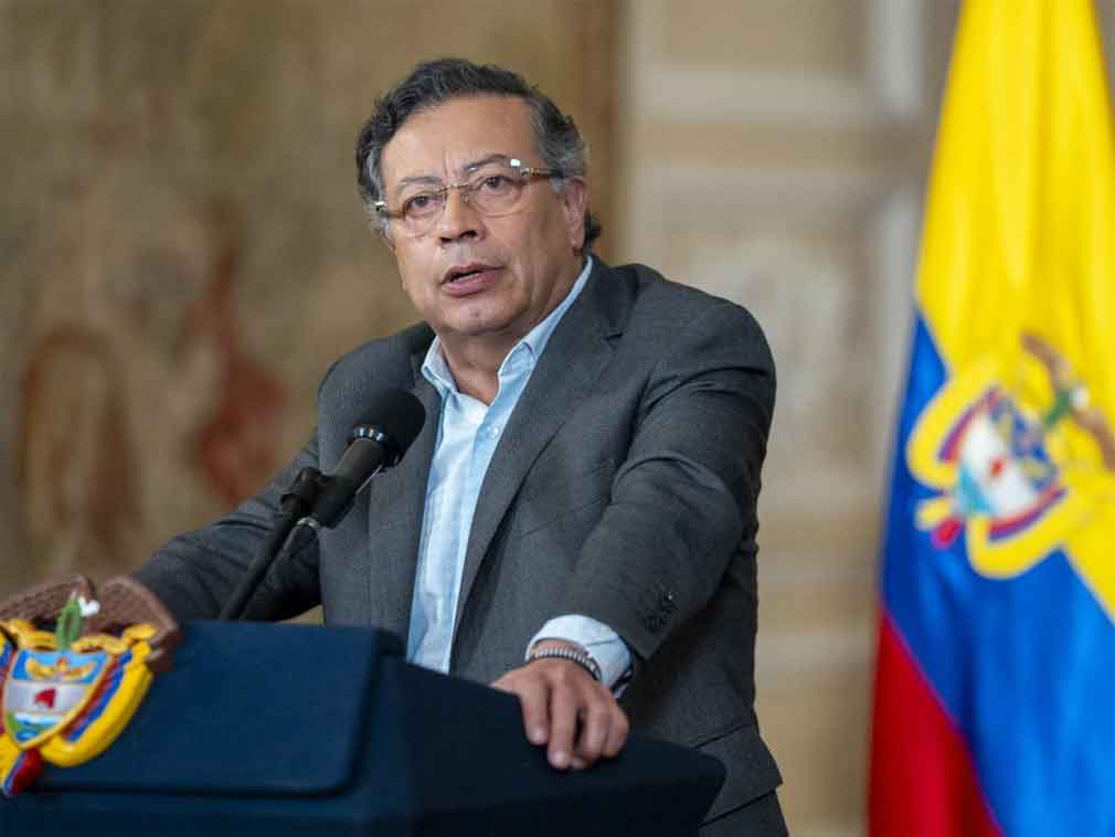 Image d'illustration pour: Viaje de alcaldes a EEUU desconoce Constitución, afirmó Petro - Noticias Prensa Latina