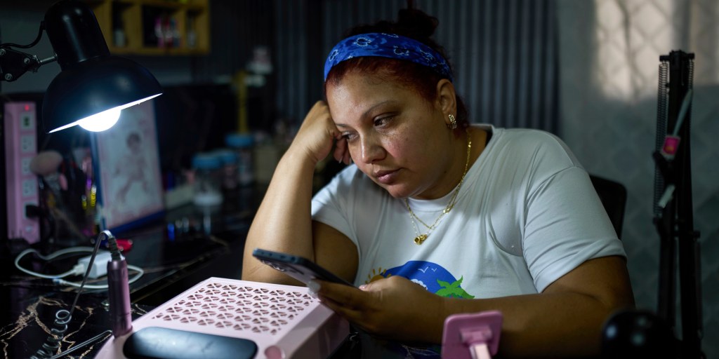 Image d'illustration pour: Madres venezolanas deportadas de EE.UU. piden ayuda a Melania Trump para reunirse con sus hijos