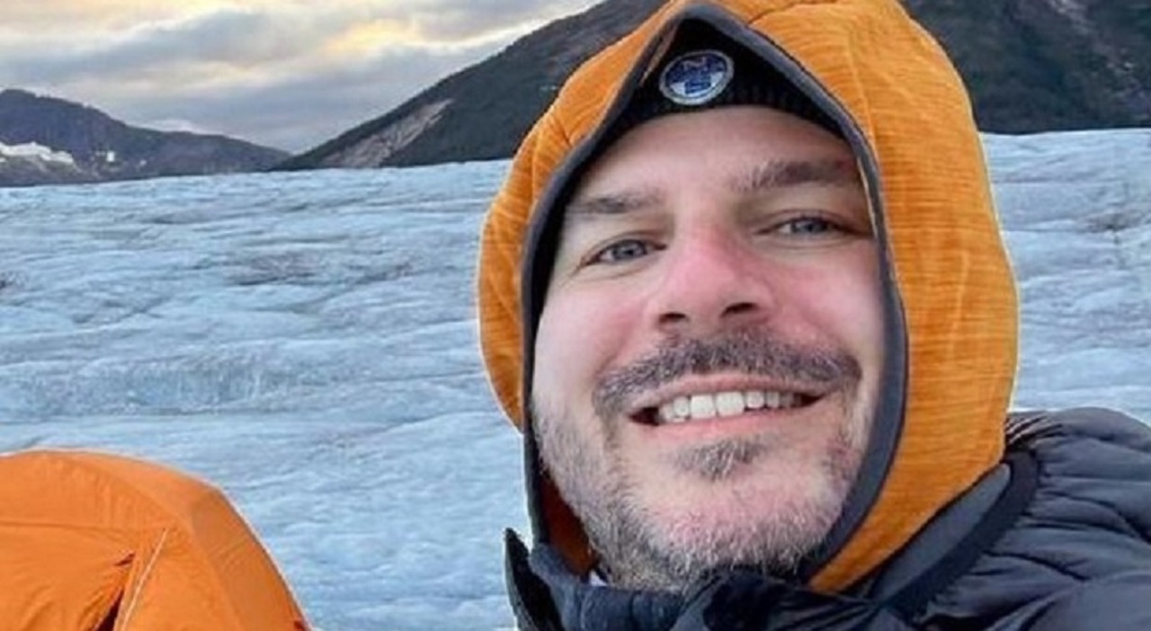Image d'illustration pour: Riccardo Pozzobon disperso in missione in Alaska: il 40enne geologo e istruttore degli astronauti è stato inghiottito dal ghiacciaio