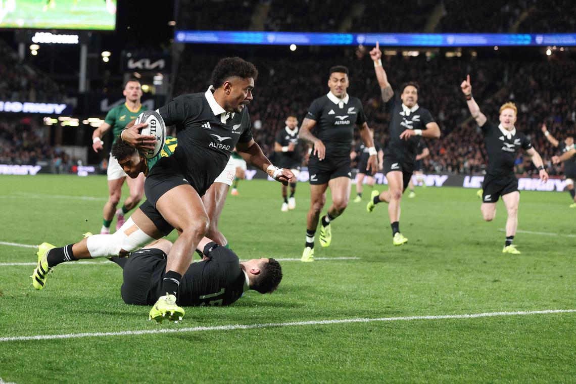 Image d'illustration pour: 'Gutsy' All Blacks beat Springboks to extend Eden Park record
