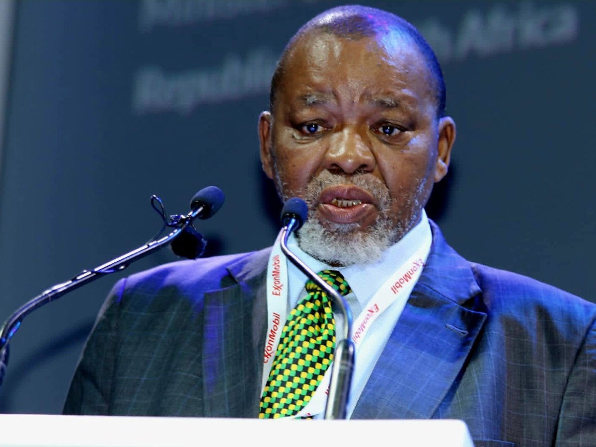 Image d'illustration pour: Mantashe urged investors to prioritise mining exploration
