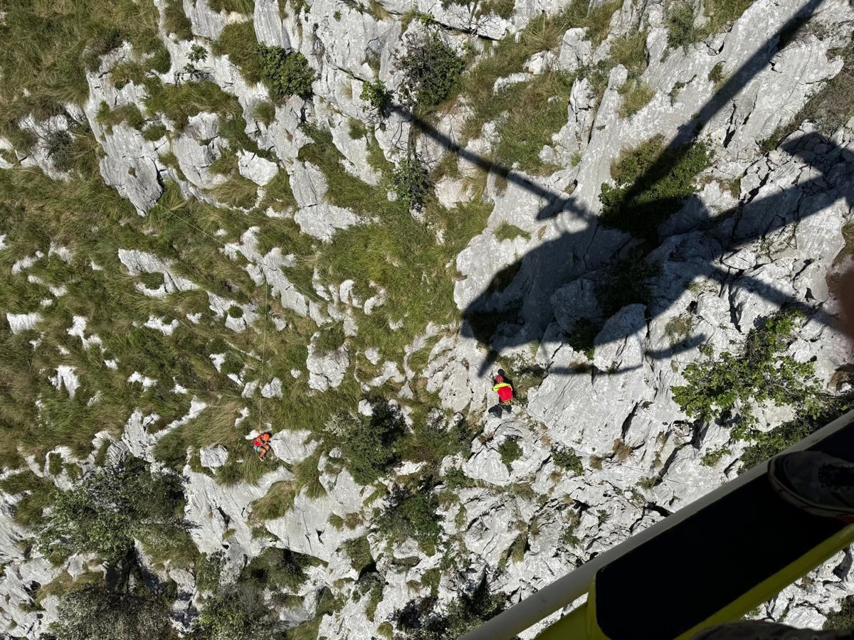 Image d'illustration pour: Evacuada en helicóptero una brasileña de la vía ferrata de Socueva...