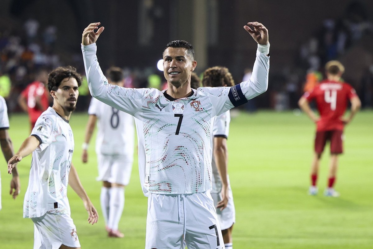 Image d'illustration pour: Cristiano Ronaldo lõi MM-valiksarjas kaks väravat ja nihutas taas maailmarekordit