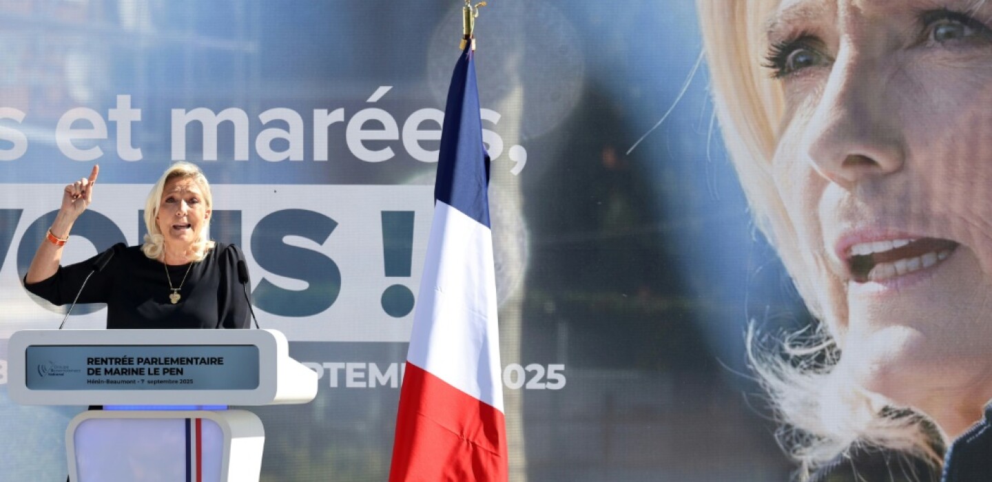 Image d'illustration pour: Marine Le Pen demande une nouvelle dissolution, quitte à se "sacrifier" pour "l'alternance"